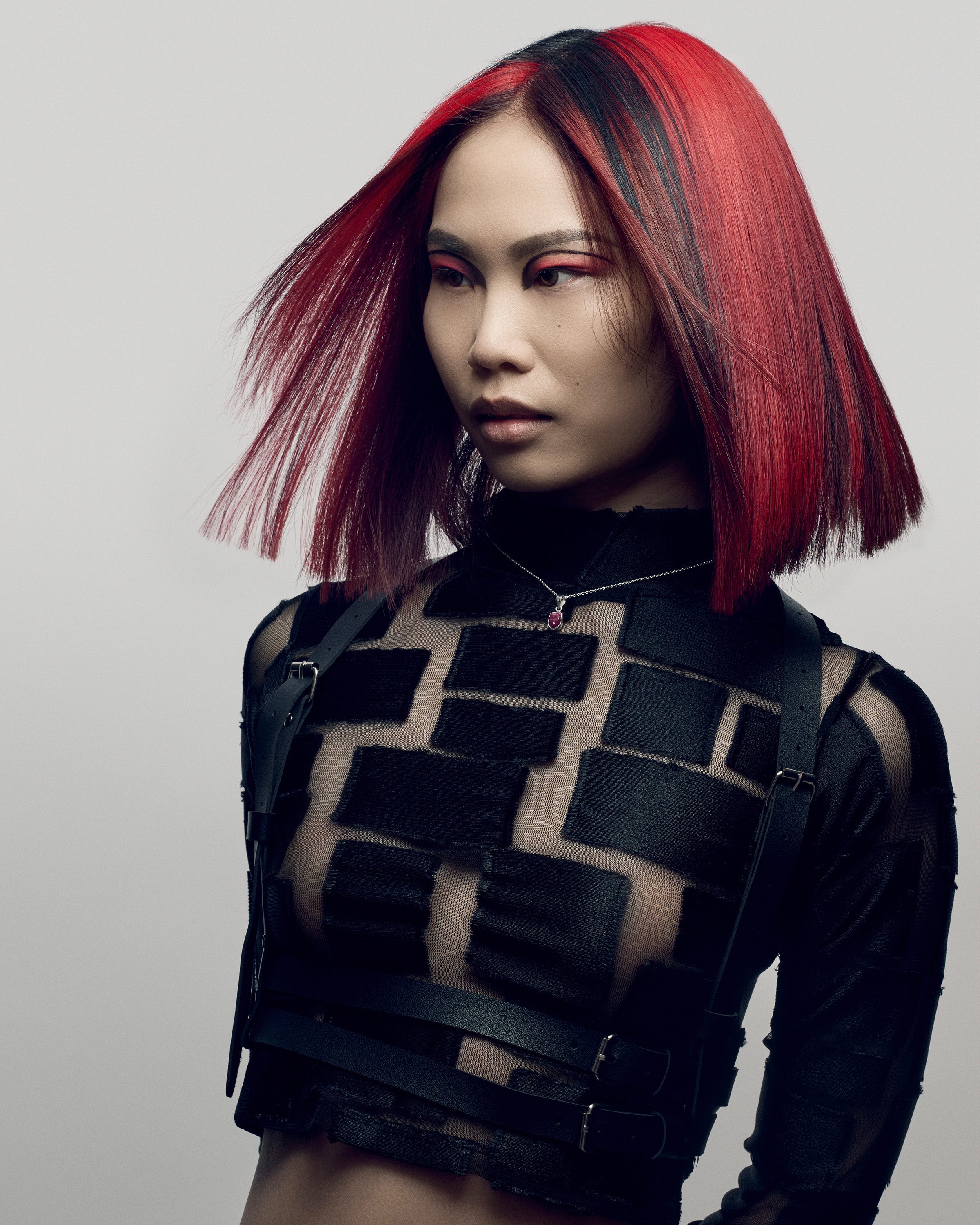 ENHANCING COLOUR PIGMENTS